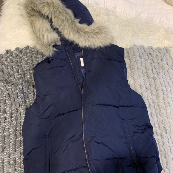 Gap Faux Down Vest - Picture 1 of 7
